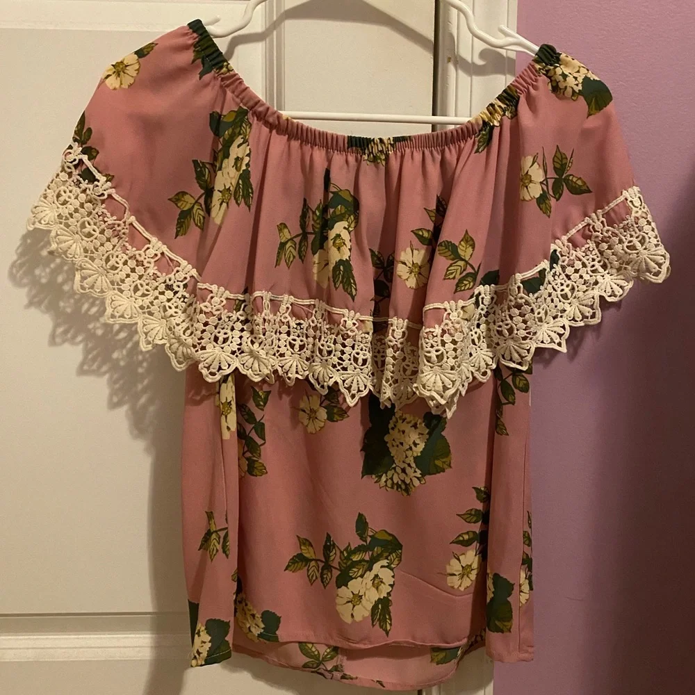 Off the Shoulder Ruffle Top - Picture 4 of 4
